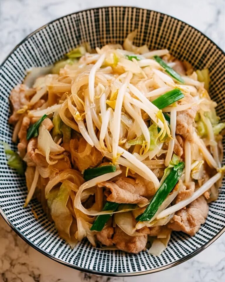 Savor the Crunch: Chicken and Bean Sprouts Stir-Fry Bliss Recipe