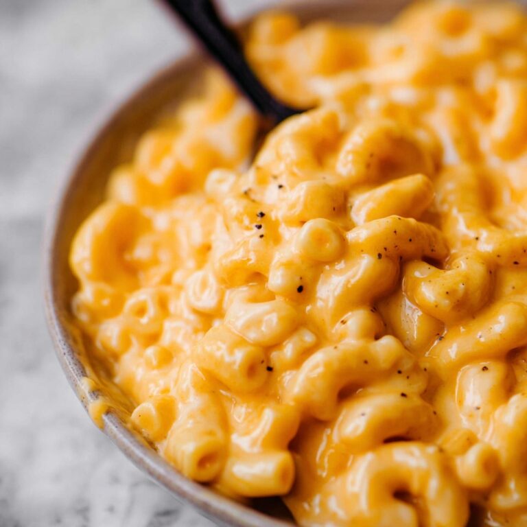 Creamy Slow Cooker Mac and Cheese Recipe