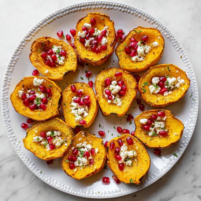 Healthy Thanksgiving Arugula and Frisée Salad with Blue Cheese, Pears, and Grapes Recipe